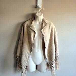 Alpaca Camargo open poncho/shawl.